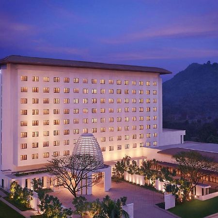 Vivanta Guwahati Esterno foto